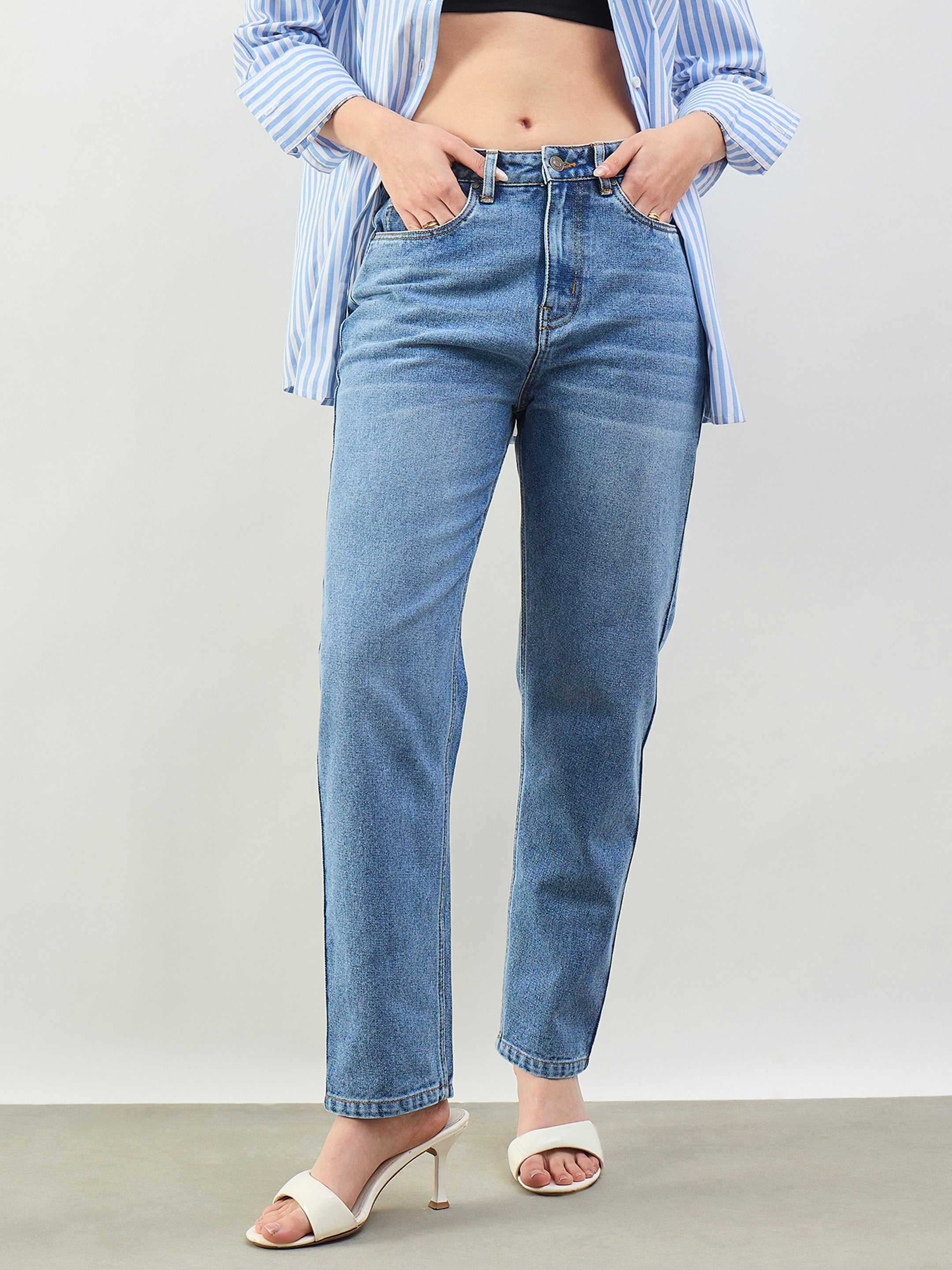 Women Blue Wash Barrel Fit High Rise Jeans