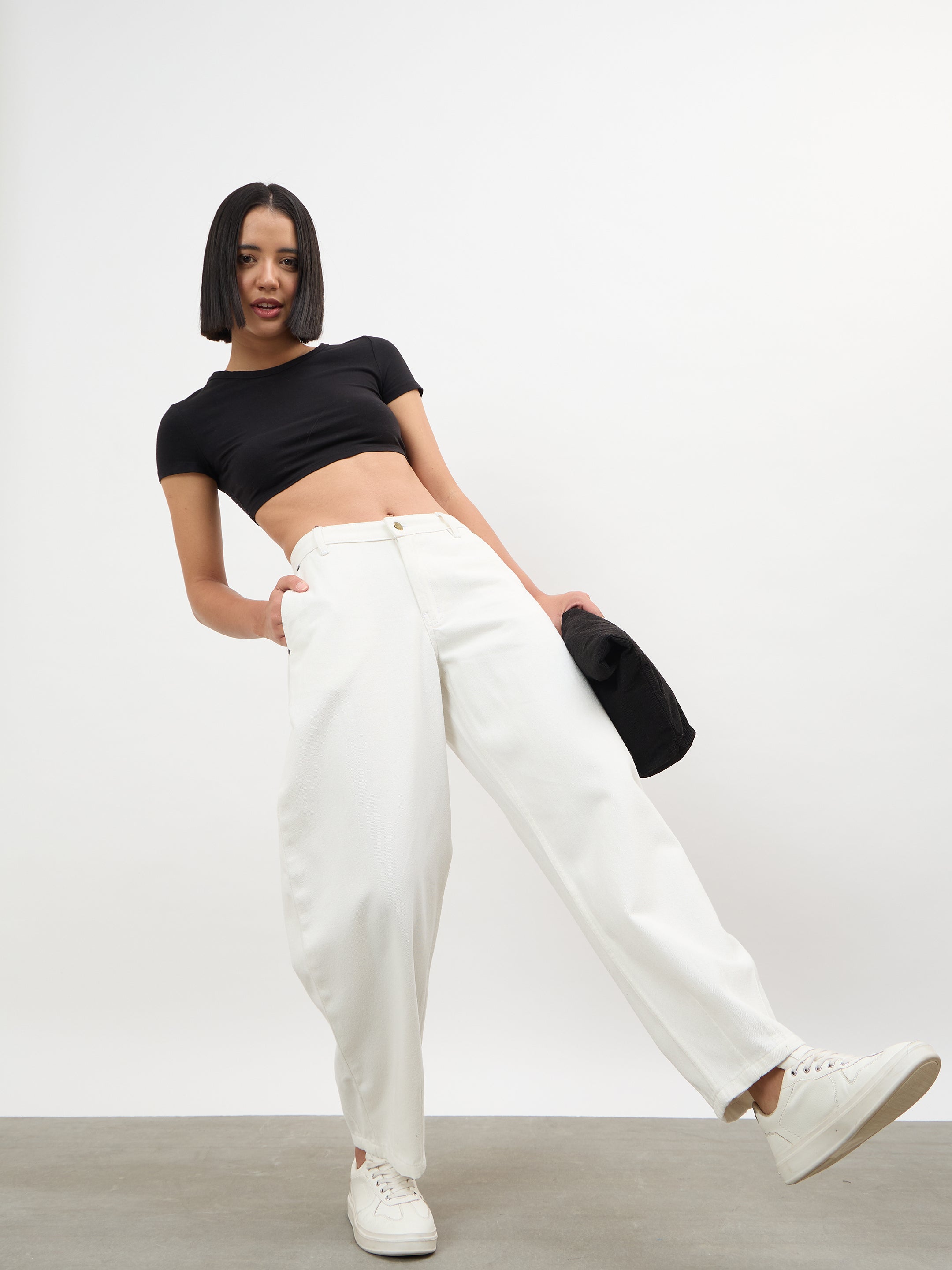 Women White Mid Rise Slouchy Fit Jeans
