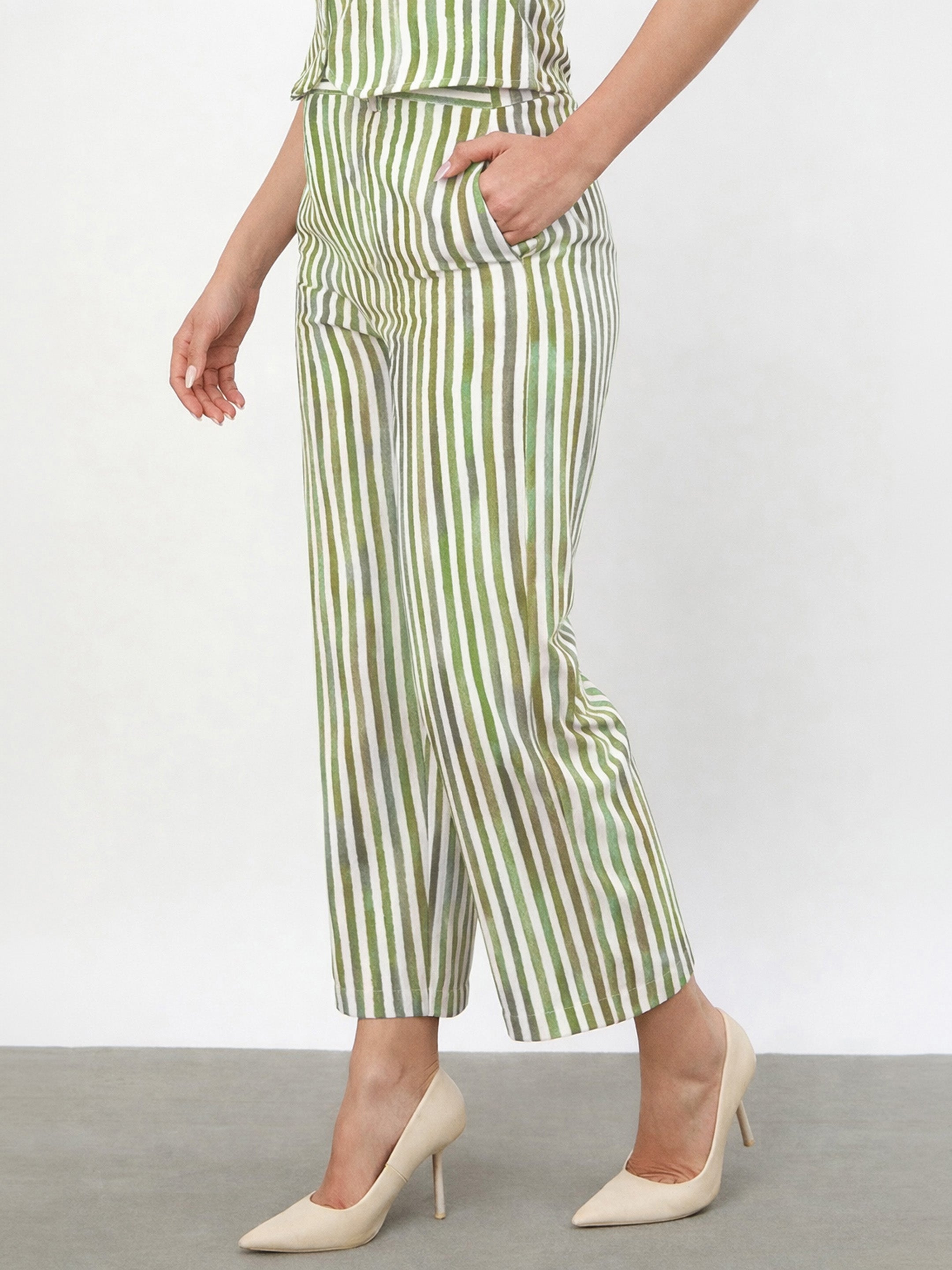 Women Green Linen Striped Darted Slouchy Pants
