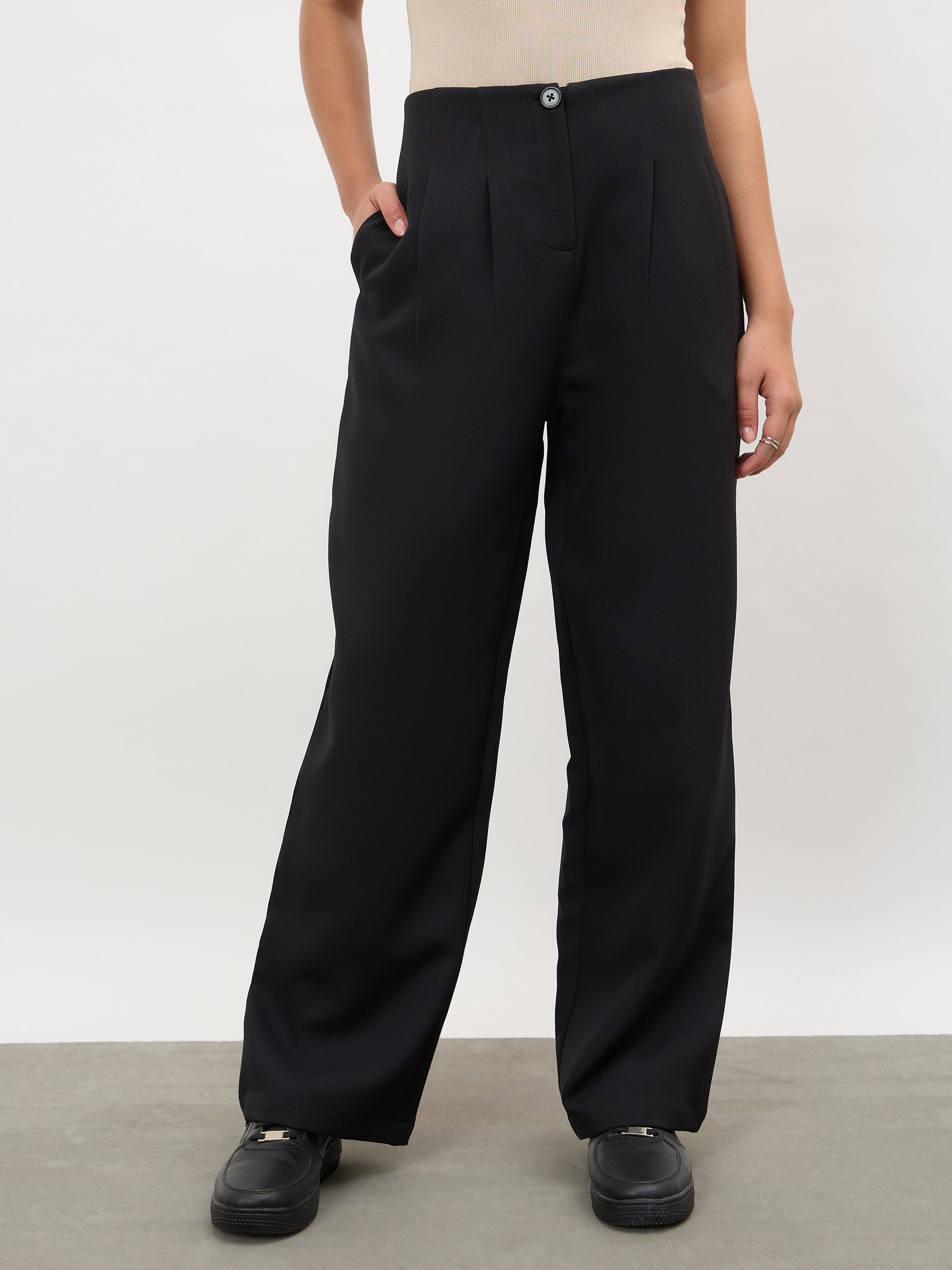 Women Black Dual-Dart No-waistband Mid Rise Korean Pants