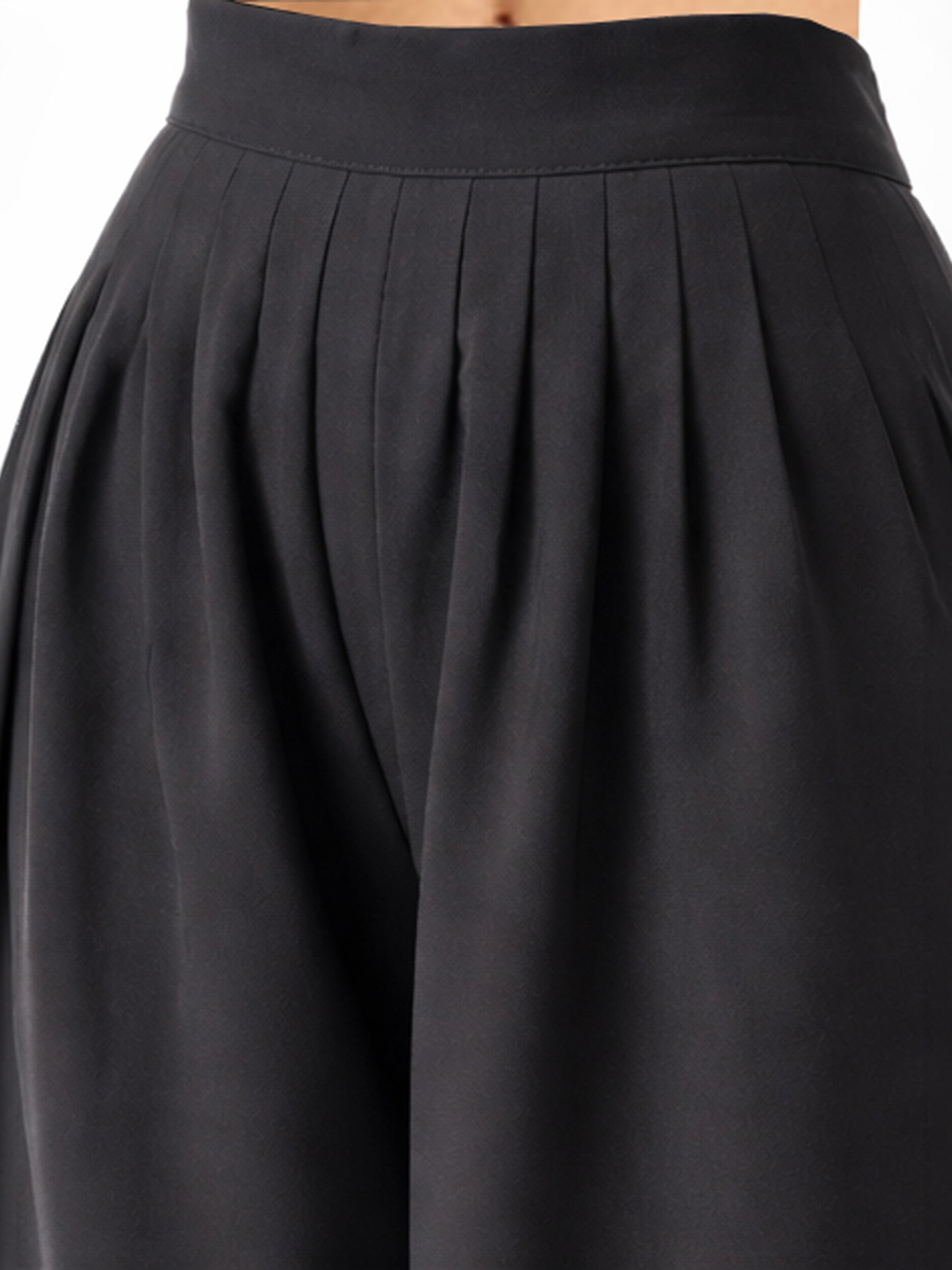 Women Black Front Pleated Balloon Pants