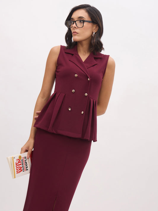 Women Burgundy Sleeveless Notched Button Top With Skirt