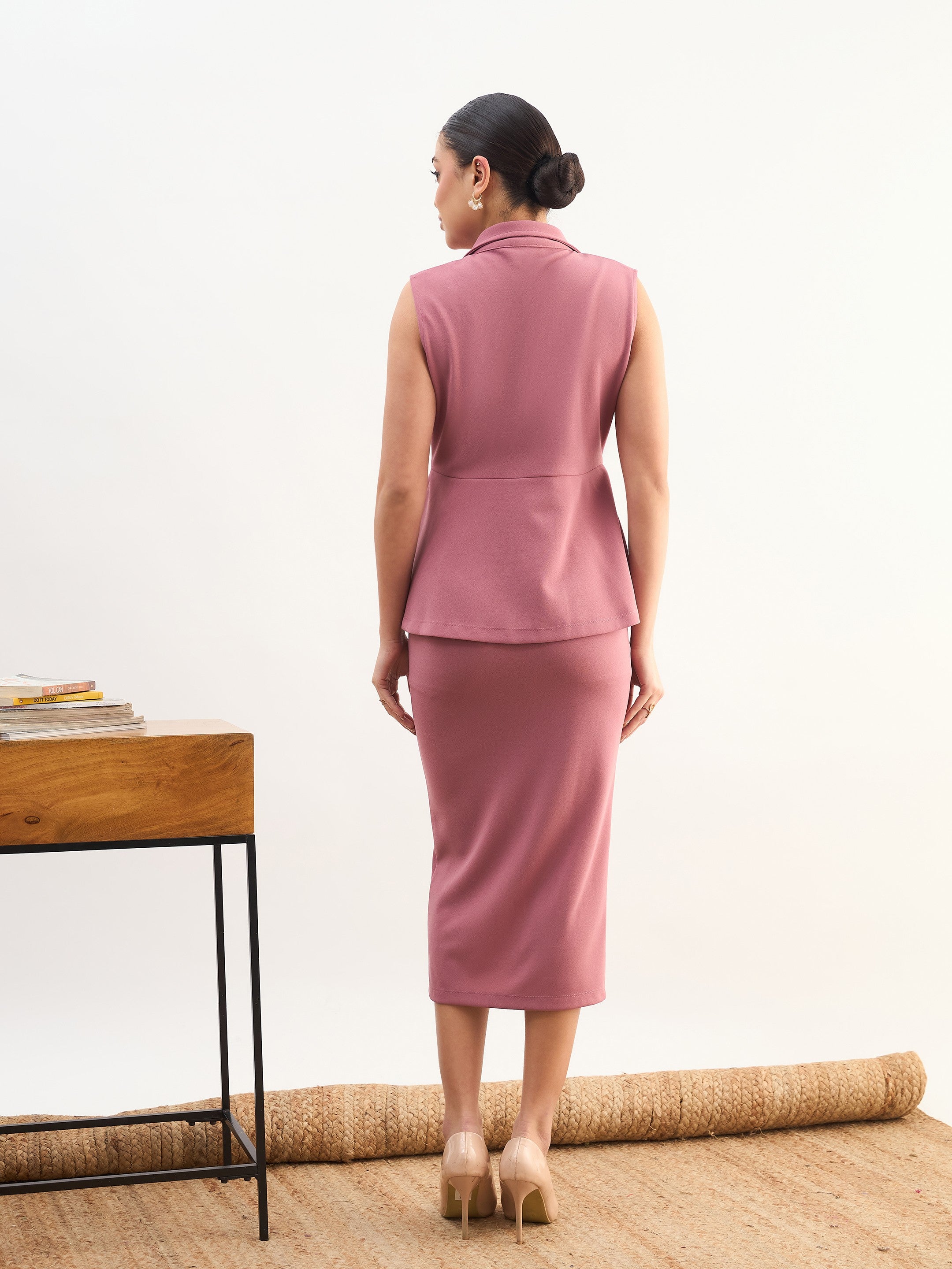 Women Pink Sleeveless Notched Button Top With Skirt
