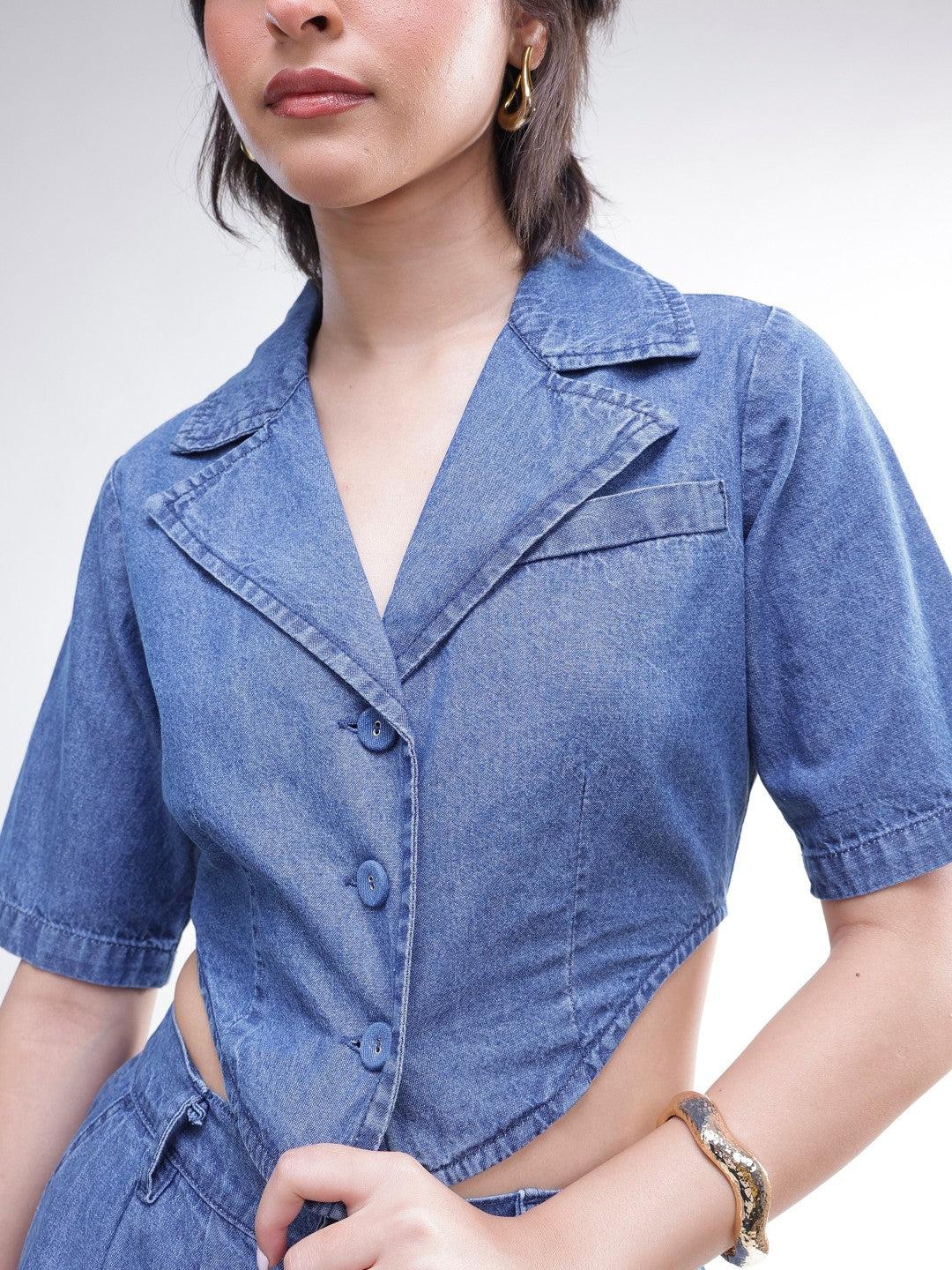 Blue Back Cut-Out Crop Top With Straight Jeans-SASSAFRAS