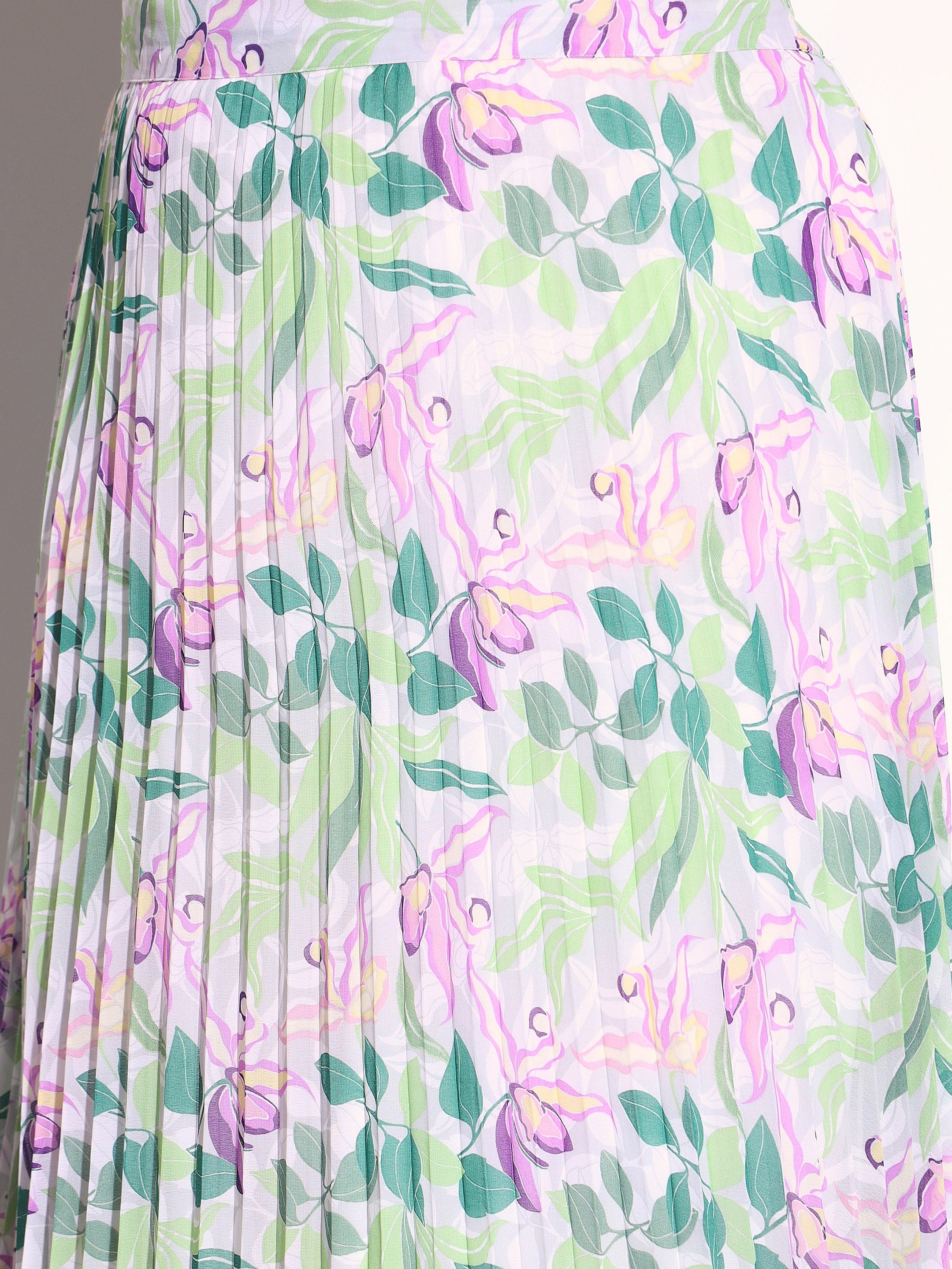 White & Green Floral Accordion Pleated Skirt SASSAFRAS Curve