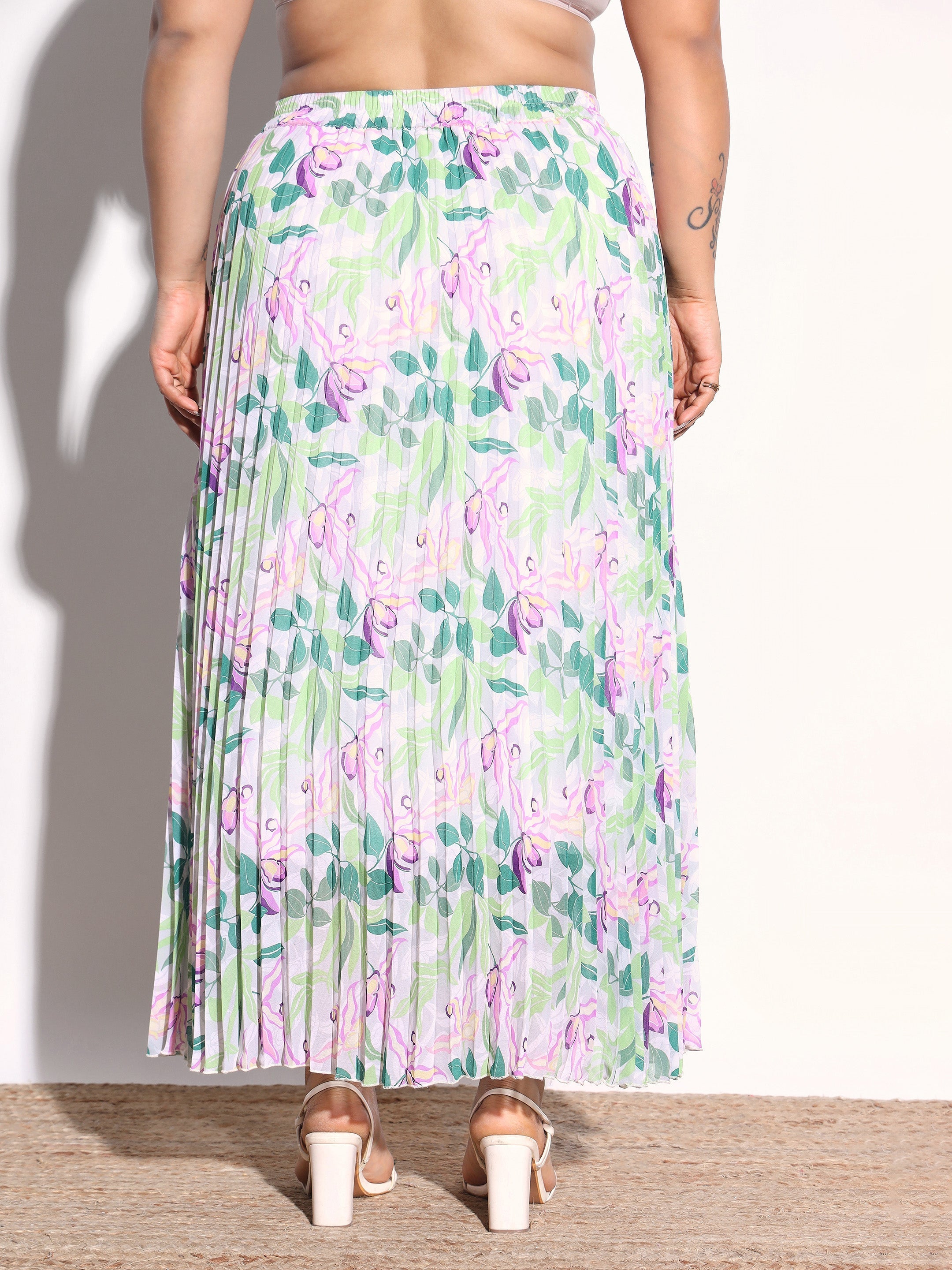 White & Green Floral Accordion Pleated Skirt SASSAFRAS Curve