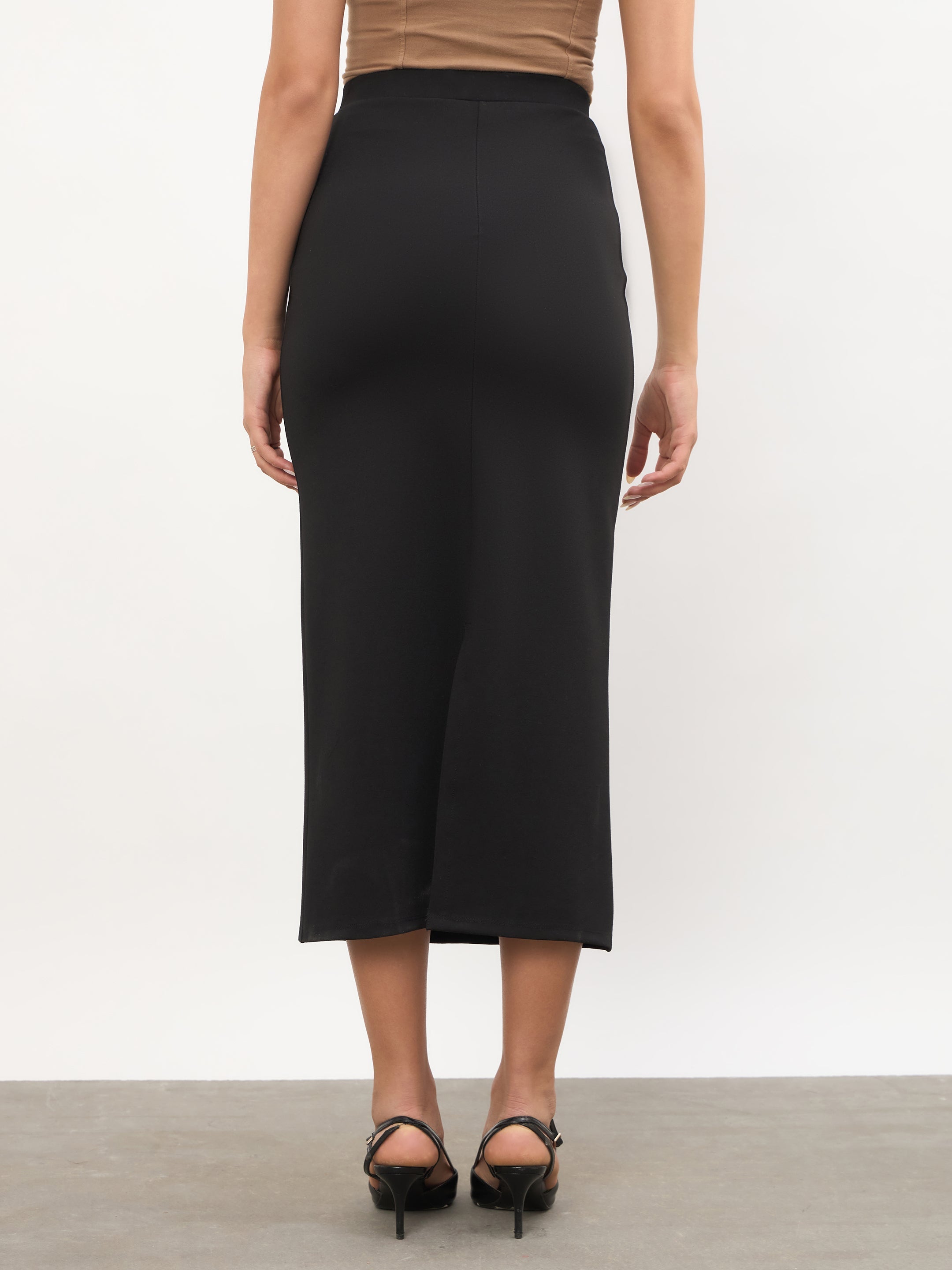Women Black Front Metal Trim Back Slit Pencil Skirt