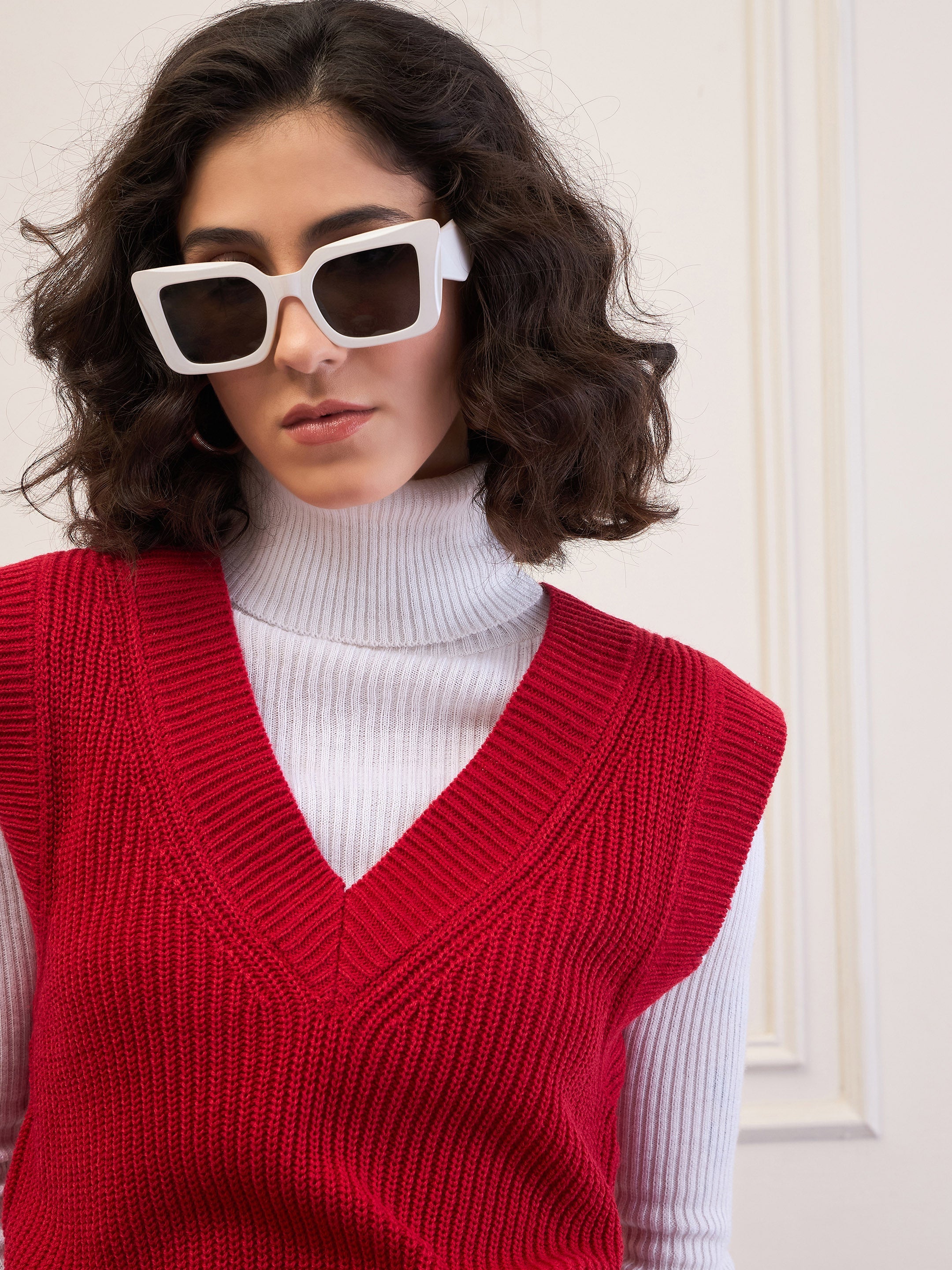 women red solid v neck sweater vest sfswsh7611