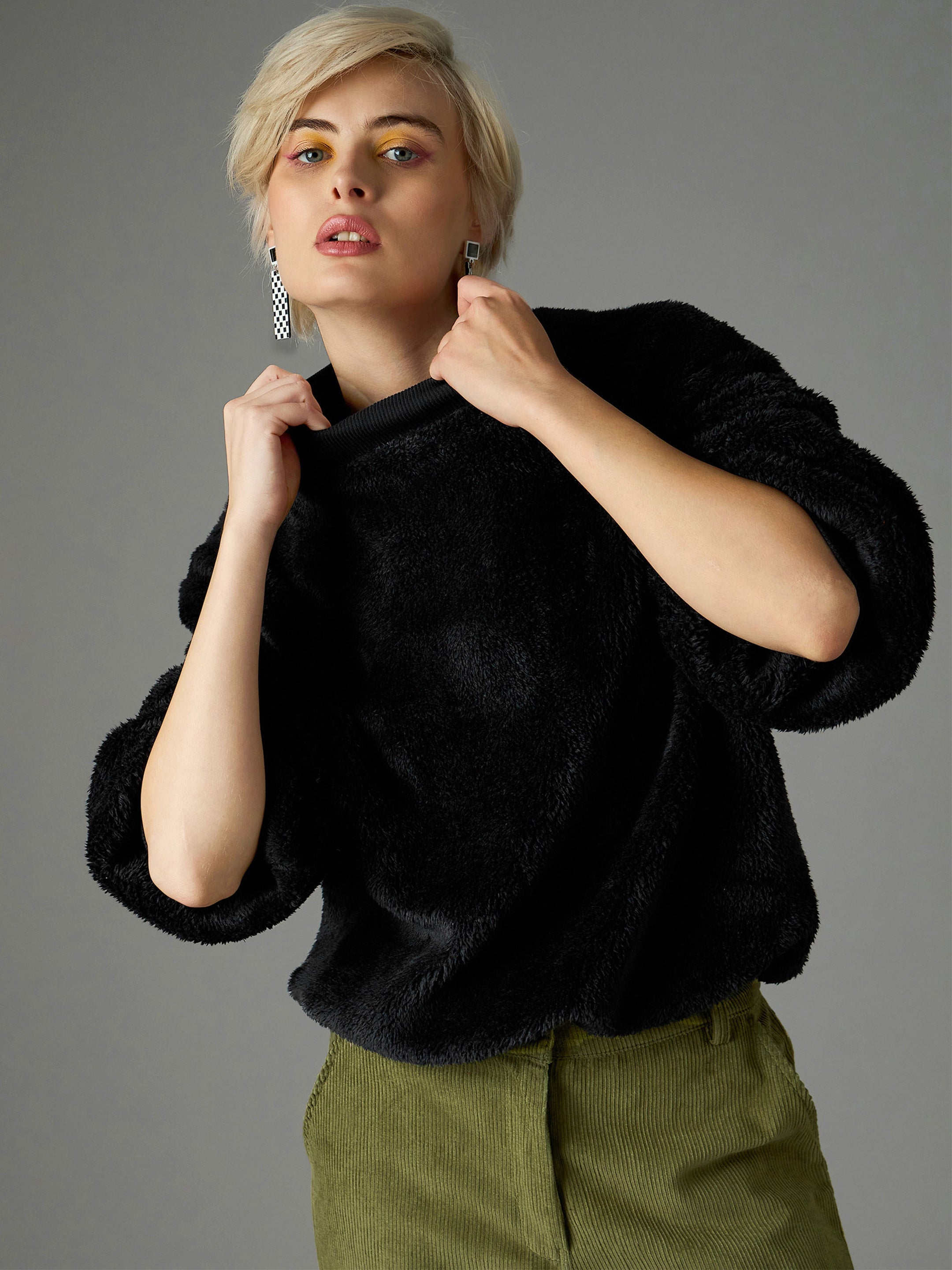 Black Balloon Sleeve Faux Fur Sweatshirt SASSAFRAS