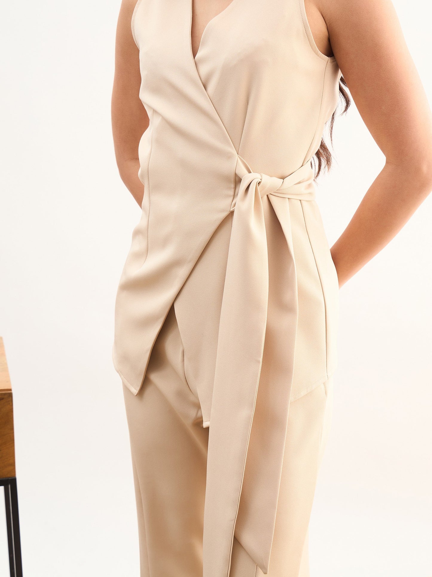 Beige V Neck Sleeveless Tie Up Closure Top-SASSAFRAS worklyf