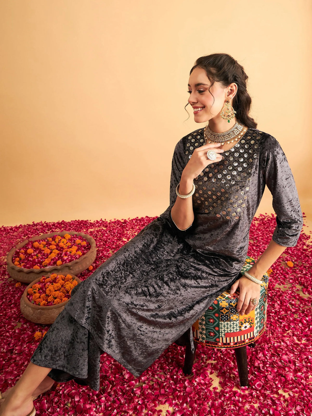 Shae by SASSAFRAS - Women Grey Velvet Front Embroidered Straight Kurta