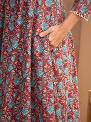 Women Red Floral Buttonned Pocket Kurta