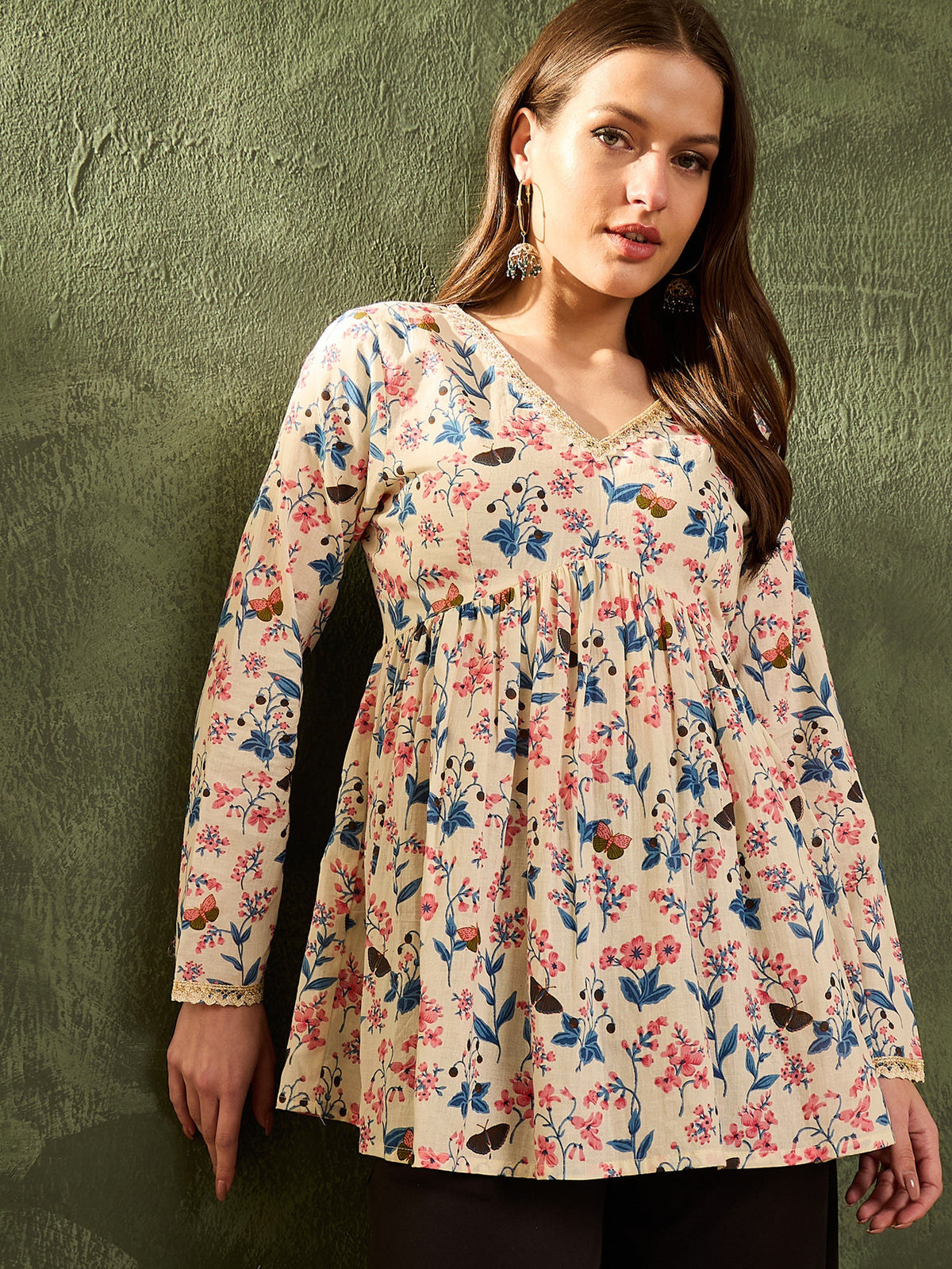 Women Off White Floral V Neck Full Sleeves Peplum Kurti