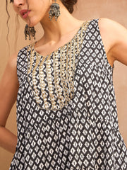 Women Black Printed Embroidered Kurta With Sharara