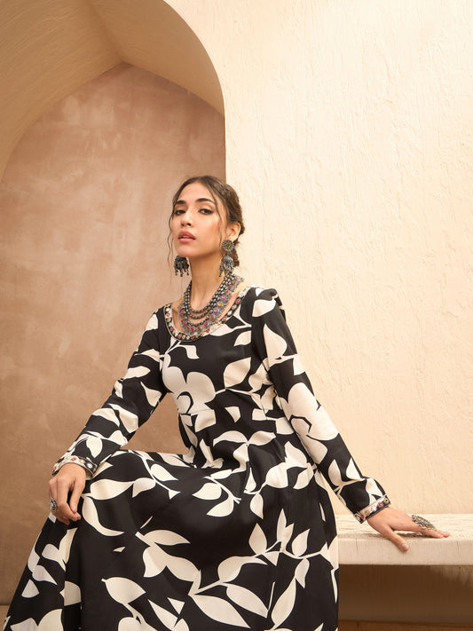 Women Black Floral Anarkali Kurta With Pencil Pants
