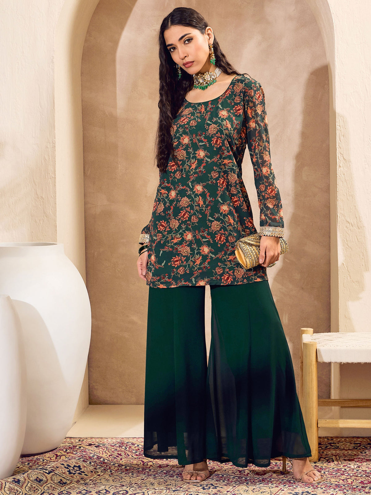 Women Green Floral Short Kurta With Palazzos