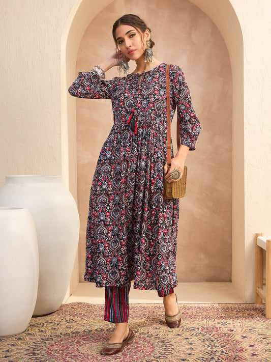 Women Black Floral Gathered Kurta With Pencil Pants