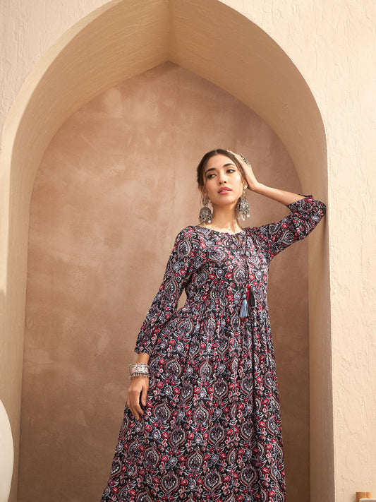 Women Black Floral Gathered Kurta With Pencil Pants