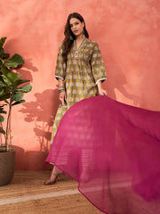 Women Green Floral Cambric Kurta With Pencil Pants & Dupatta