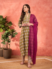 Women Green Floral Cambric Kurta With Pencil Pants & Dupatta
