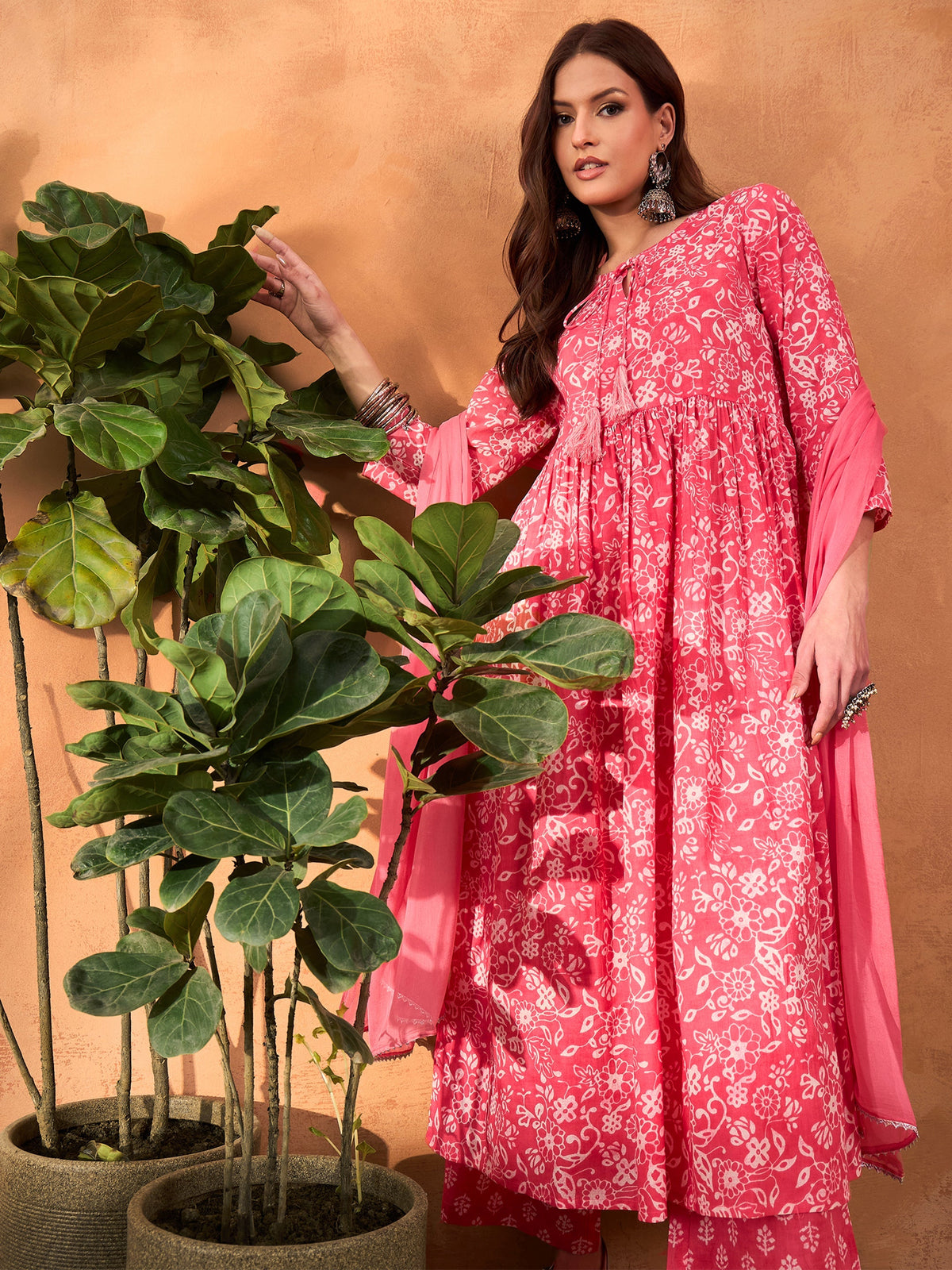 Women Pink Floral Round Neck Gathered Kurta With Pencil Pants & Dupatta