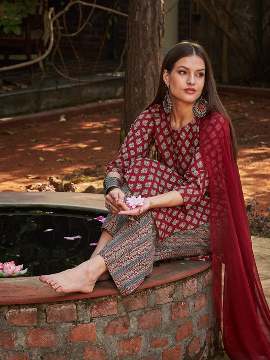 Women Maroon Floral Straight Kurta With Pants & Dupatta