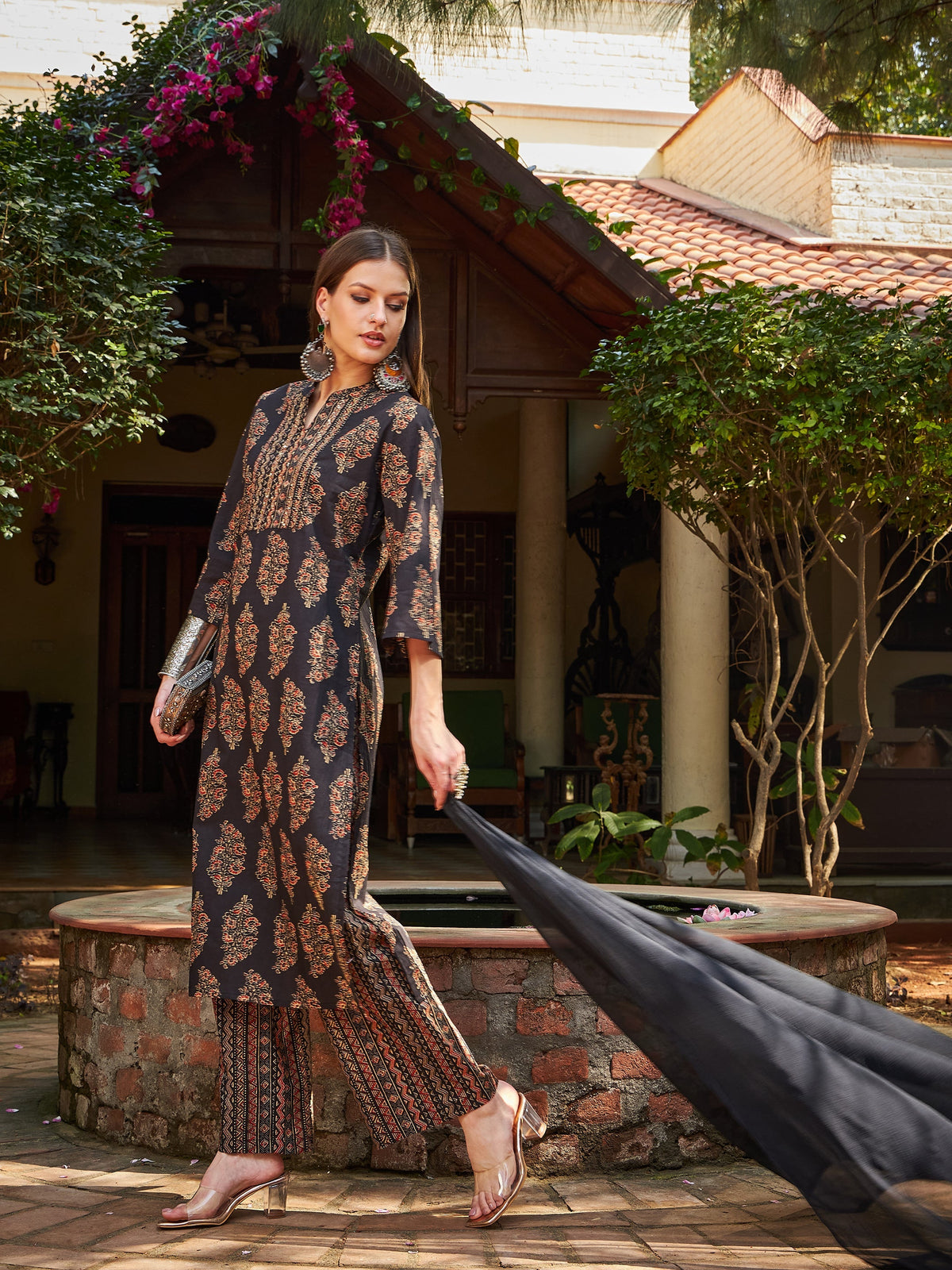 Women Black Floral Straight Kurta With Pants & Dupatta