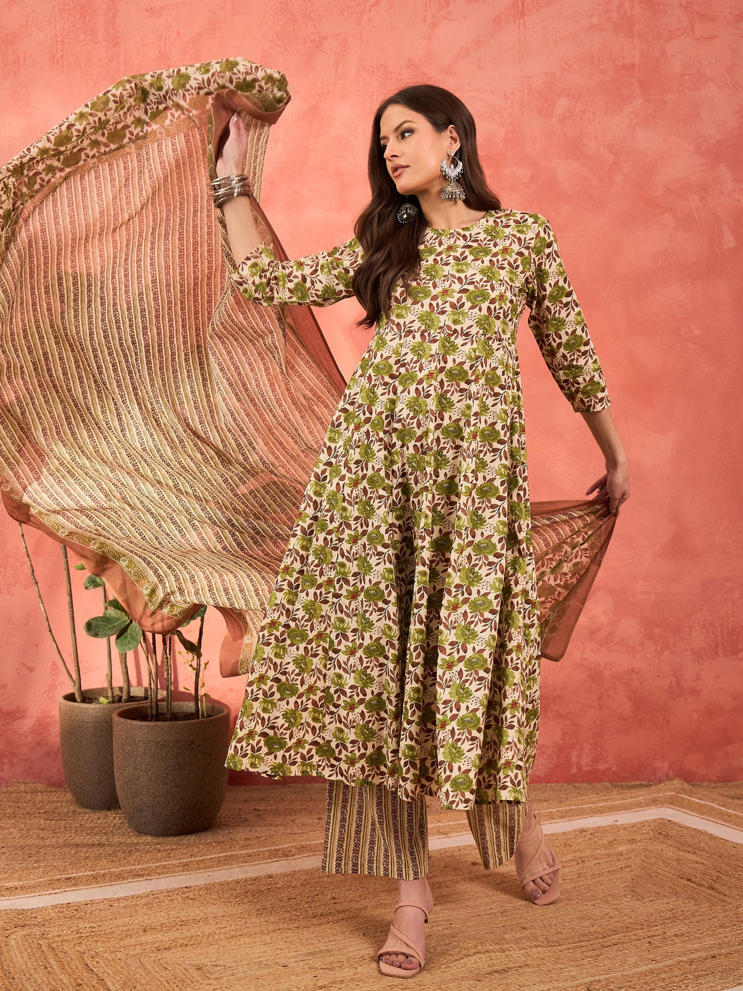Women Off White & Green Floral Anarkali Kurta With Pencil Pants & Dupatta