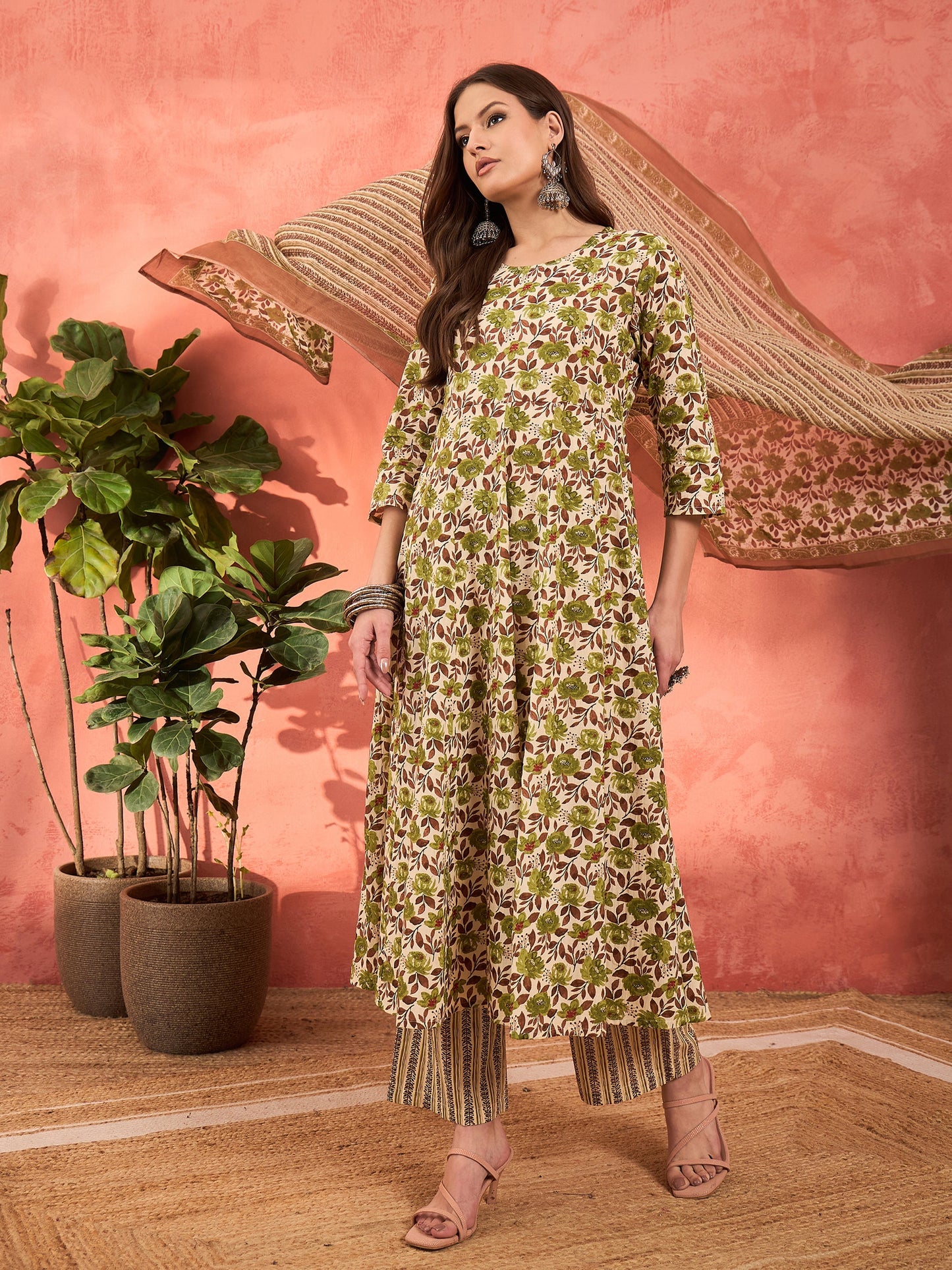 Women Off White & Green Floral Anarkali Kurta With Pencil Pants & Dupatta