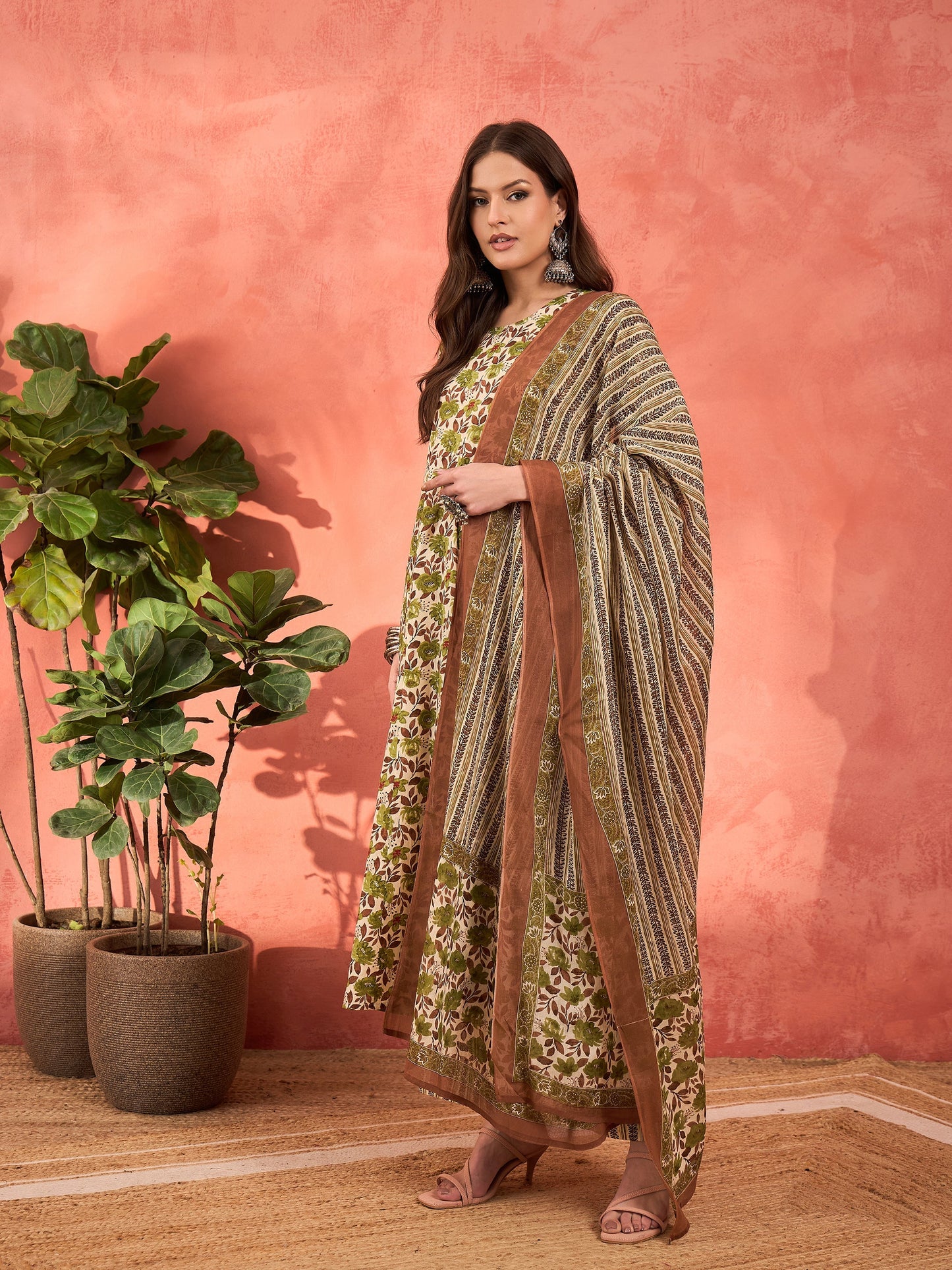 Women Off White & Green Floral Anarkali Kurta With Pencil Pants & Dupatta