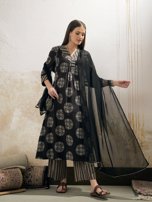 Women Black Geometric Print V Neck Kurta With Pencil Pants & Dupatta