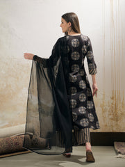 Women Black Geometric Print V Neck Kurta With Pencil Pants & Dupatta