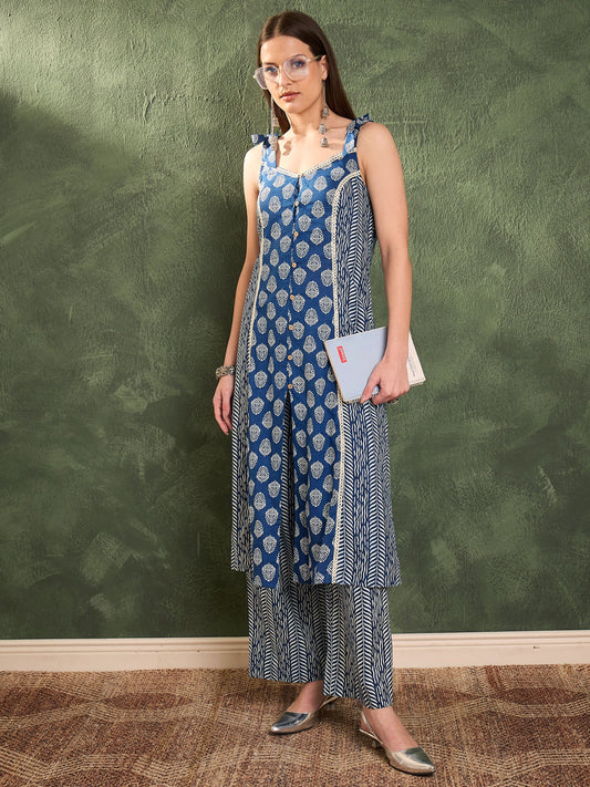 Women Blue Floral Front Button Slit Kurta With Pants