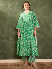 Women Green & White Floral Gathered Kurta Set with Dupatta