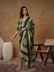 Women Green Floral Gathered Kurta With Pants & Dupatta