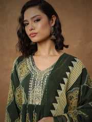 Women Green Floral Gathered Kurta With Pants & Dupatta