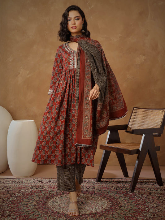 Women Maroon Floral Gathered Kurta With Pants & Dupatta