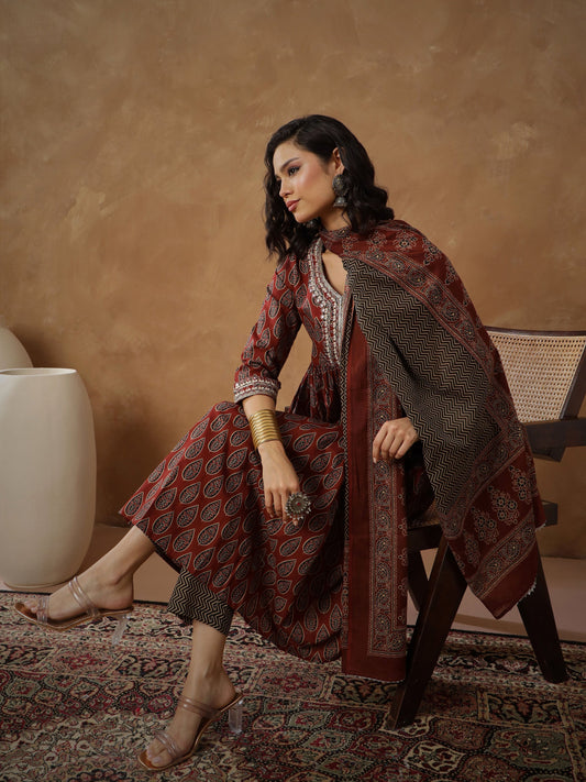 Women Maroon Floral Gathered Kurta With Pants & Dupatta