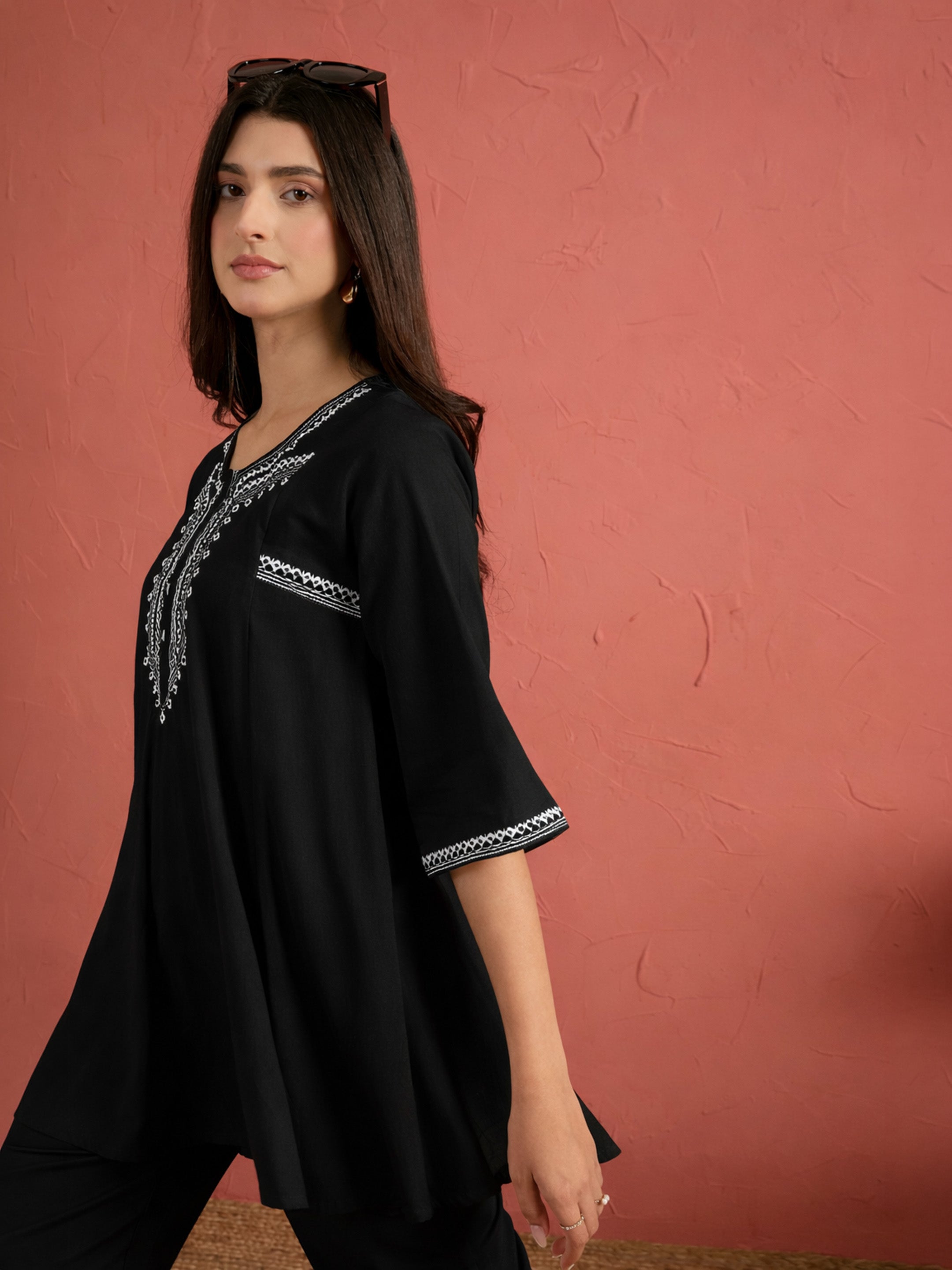 Women Black Embroidered Choga Kurta With Pencil Pants