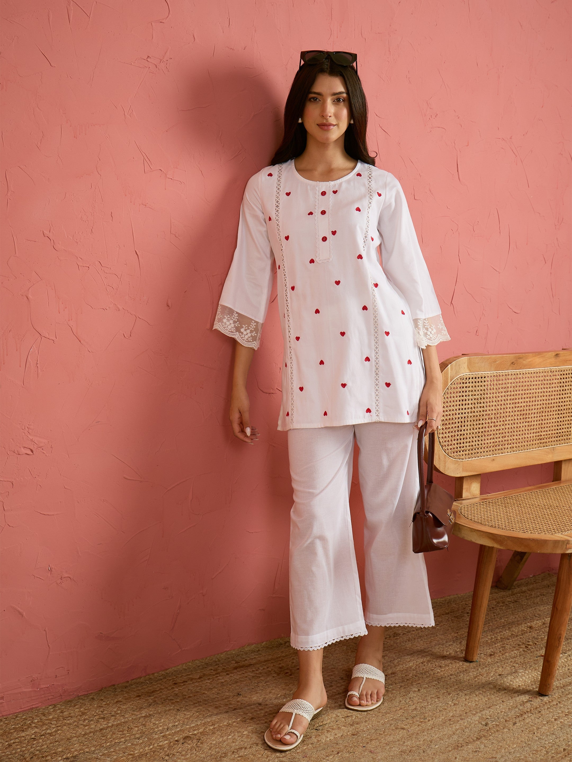 Women White Heart Embroidery Short Kurta With Straight Pants