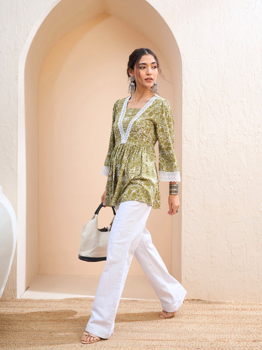 Women Green Floral V-Neck Peplum Kurti