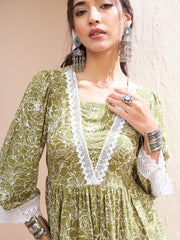 Women Green Floral V-Neck Peplum Kurti