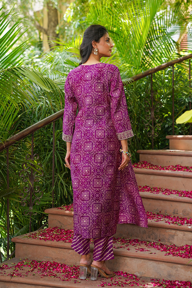 purple silk blend floral embroidered straight kurta trousers with dupatta skskd3119