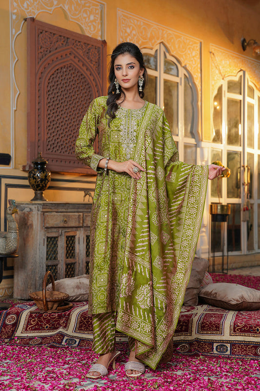 green silk blend floral embroidered straight kurta trousers with dupatta skskd3120
