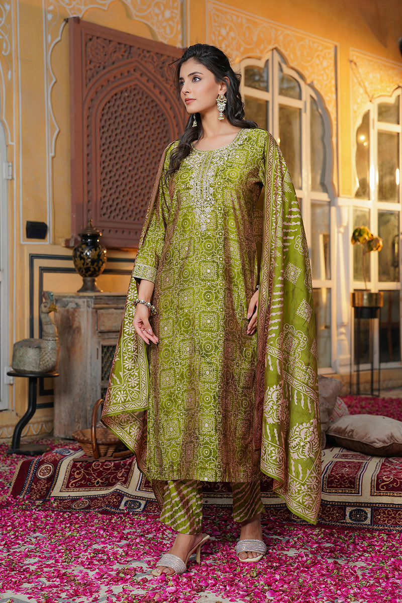 green silk blend floral embroidered straight kurta trousers with dupatta skskd3120