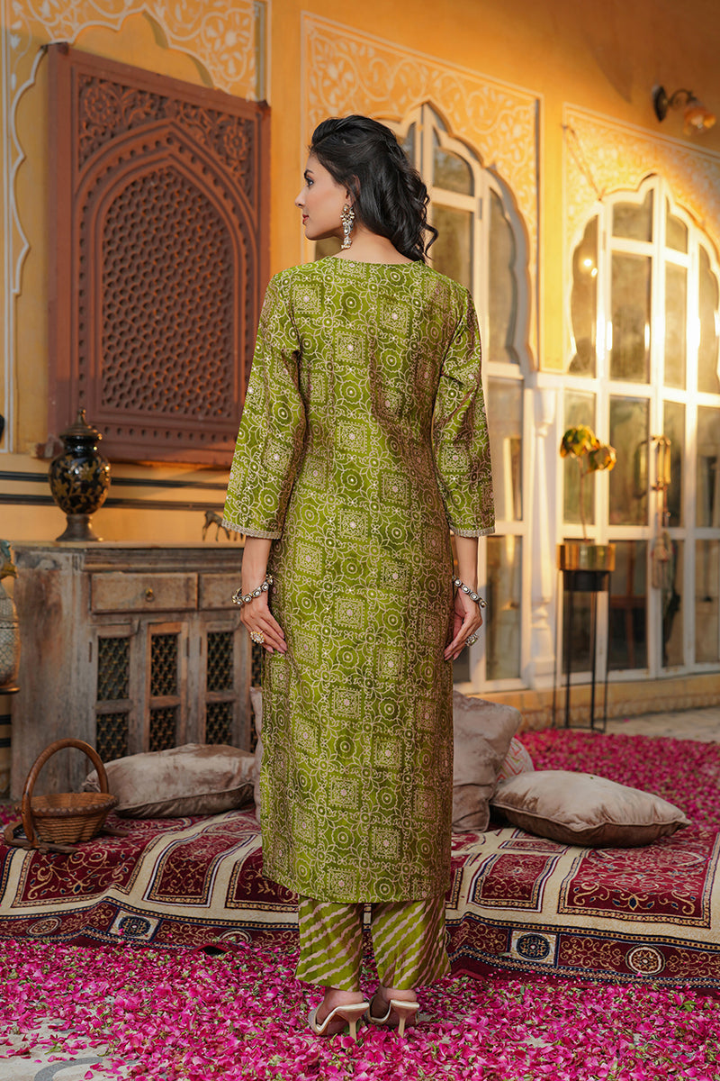 green silk blend floral embroidered straight kurta trousers with dupatta skskd3122