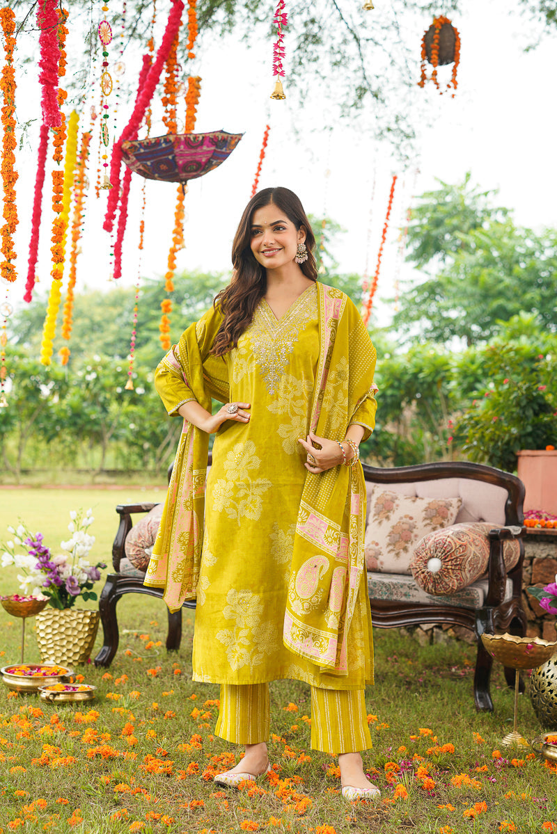 yellow poly chanderi floral embroidered straight kurta trousers with dupatta skskd3131