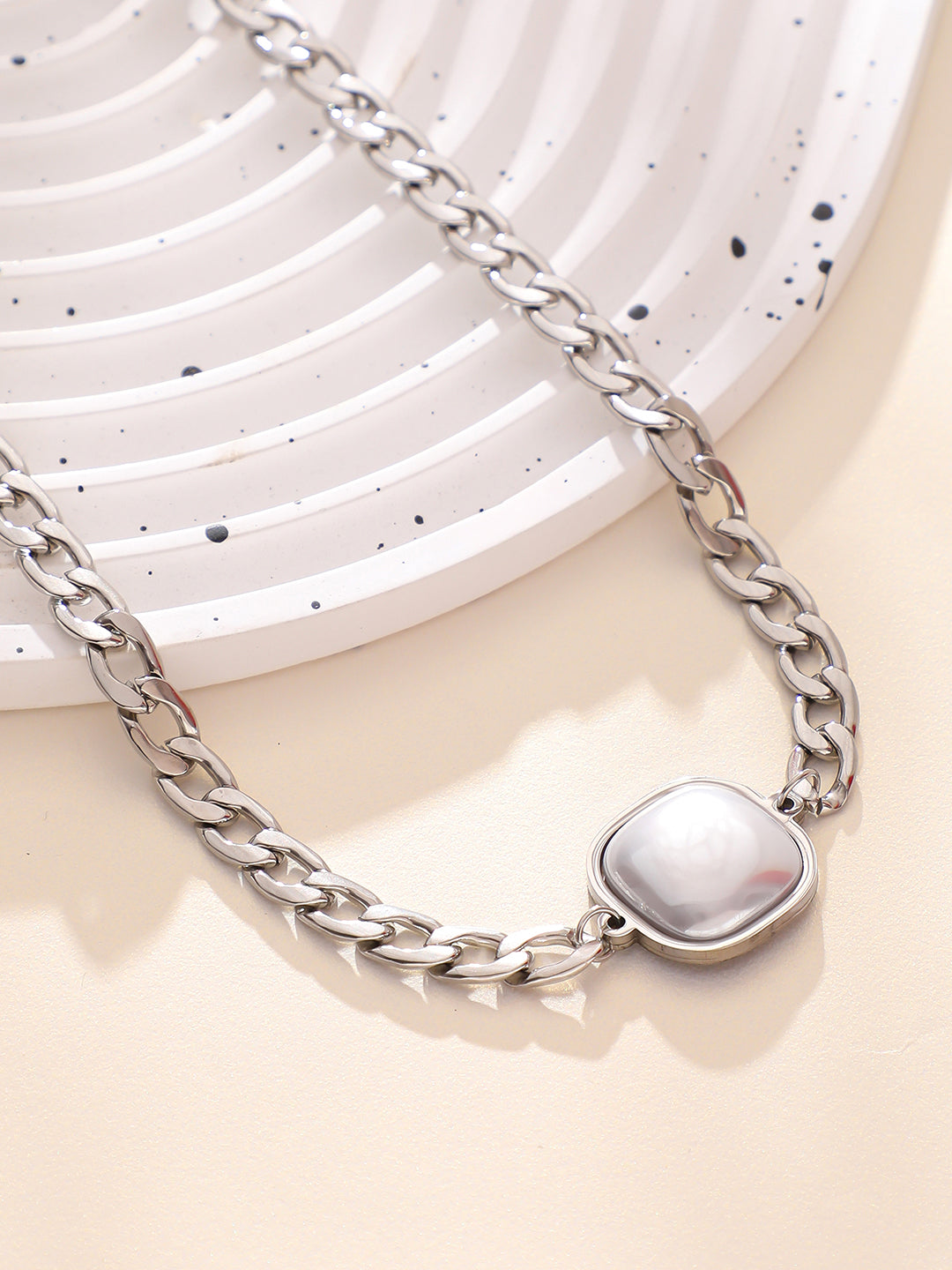 The Perla Flat Chain Necklace Metallic Silver