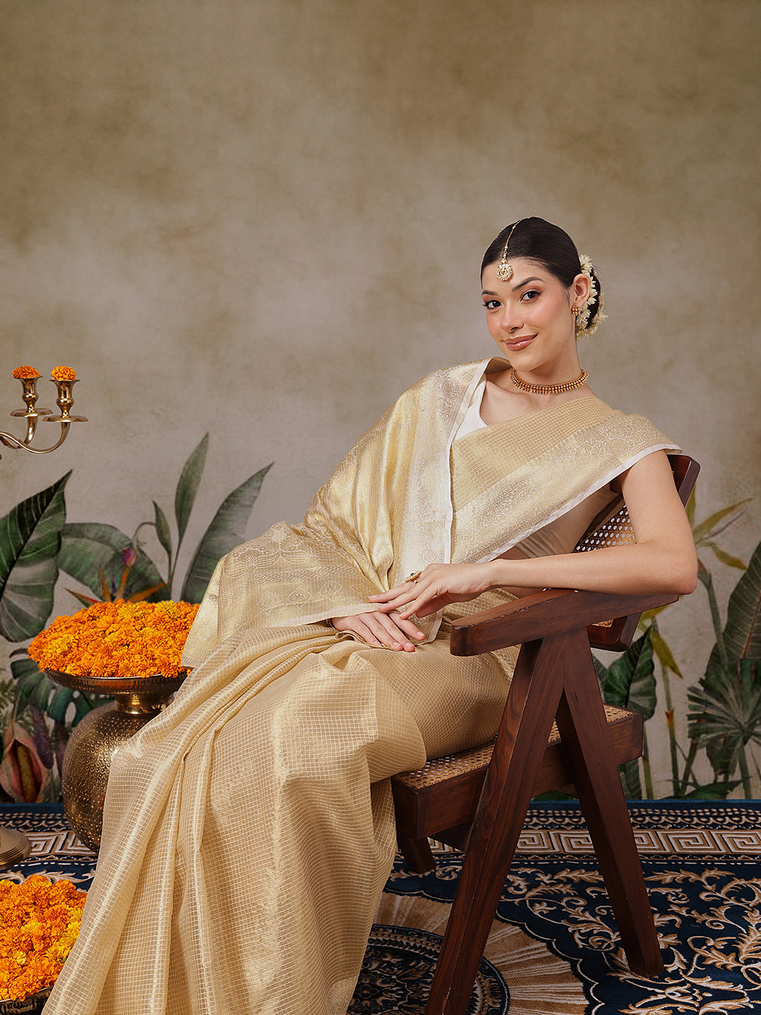 Traditional Ethnic Woven Saree for Onam & Special Occasions with Running Blouse