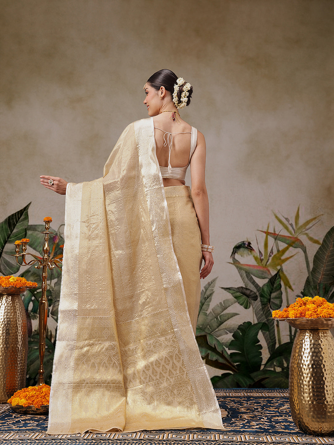 Traditional Ethnic Woven Saree for Onam & Special Occasions with Running Blouse